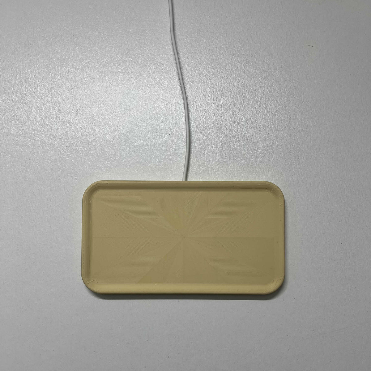 Support minimaliste avec wireless charging