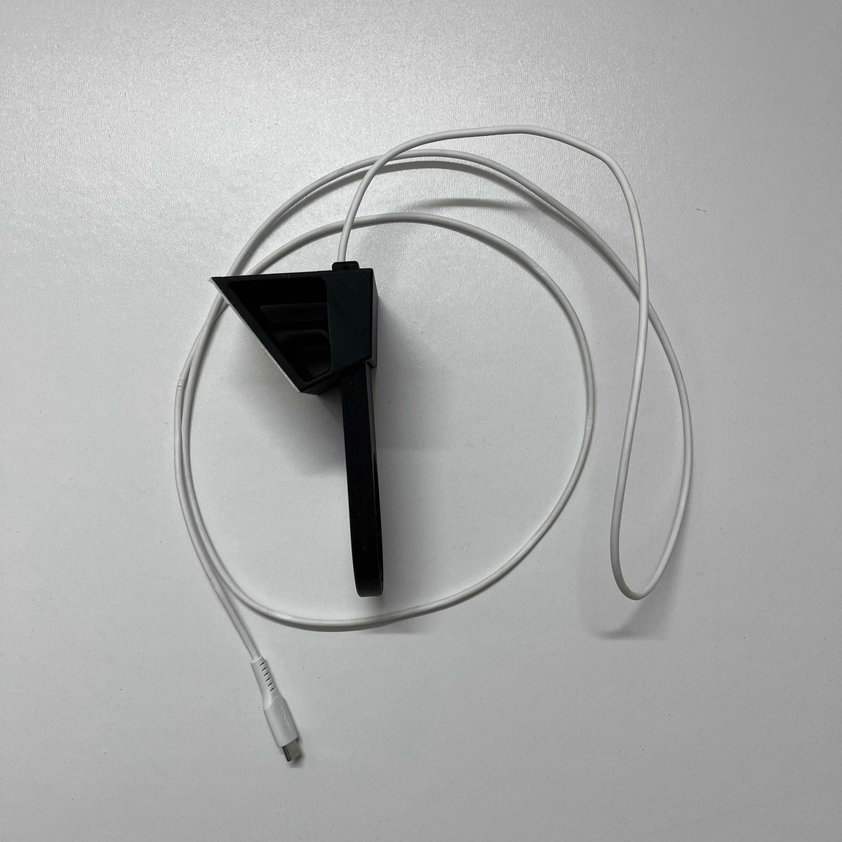 Floating induction charger