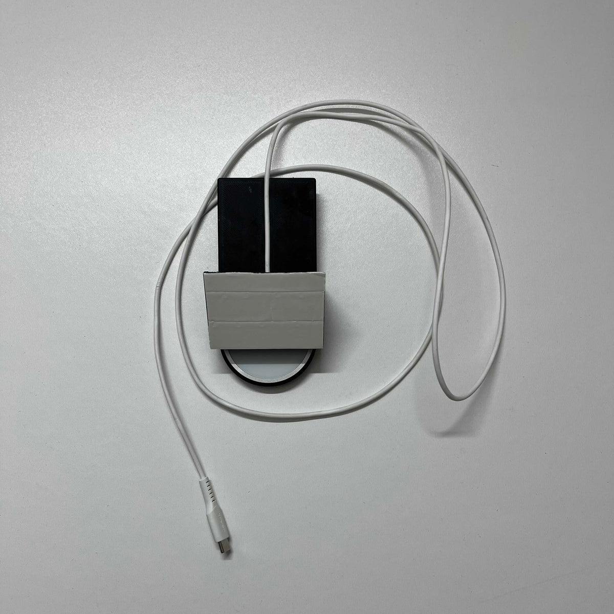 Floating induction charger