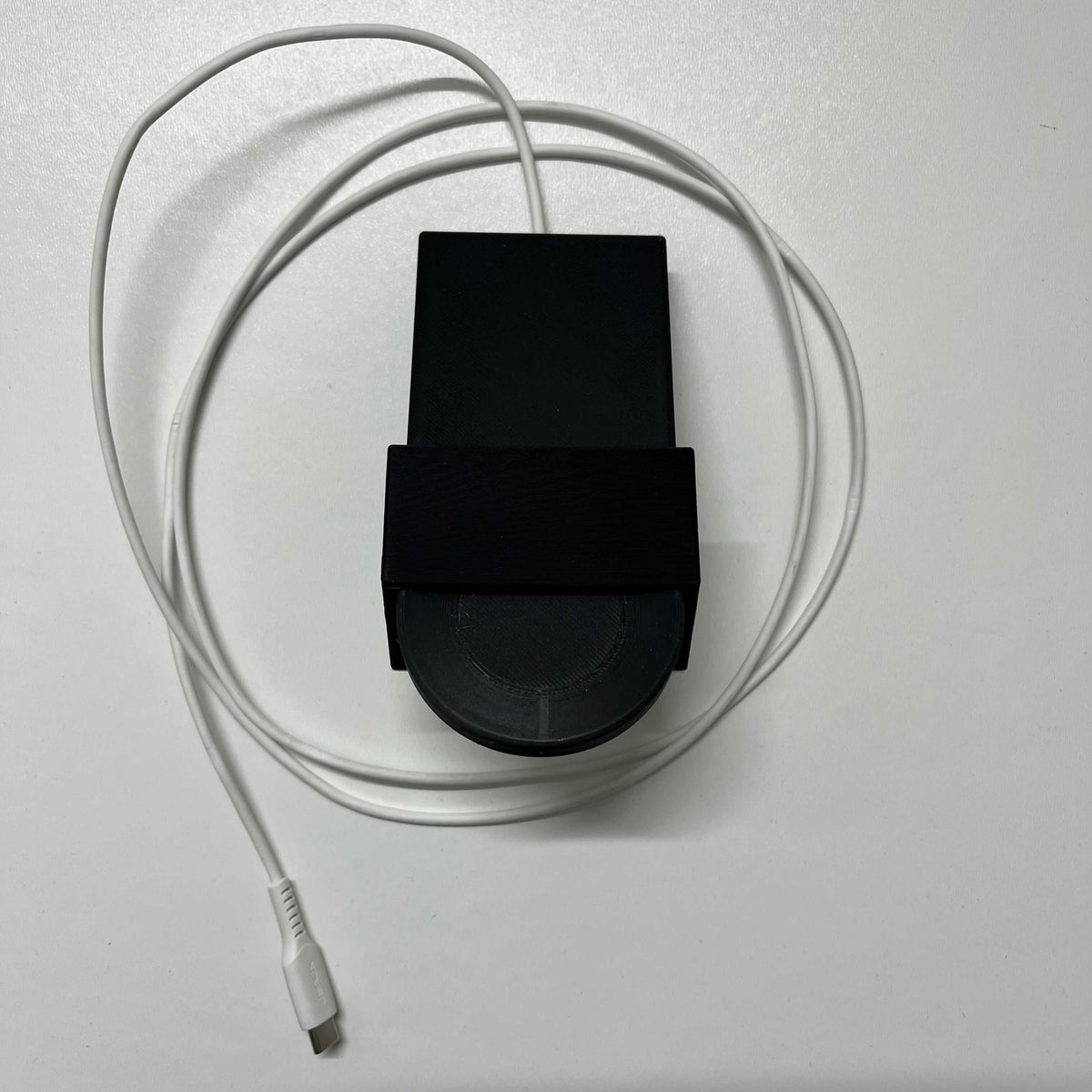Floating induction charger